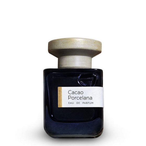 Cacao Porcelana - The Scent Room  Eau de Parfum   Top Notes: White Cacao, Rum, Everlasting Heart Notes: Indian Jasmine, Light Tobacco, Davana Base Notes: Patchouli, Sandalwood, Tonka Bean