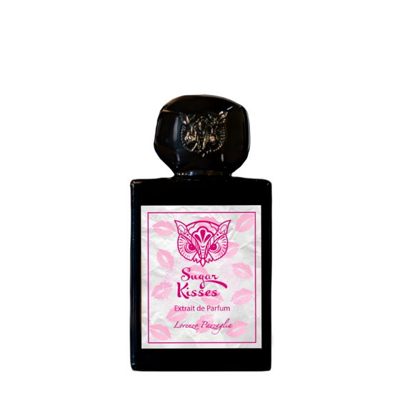 Sugar Kisses - The Scent Room  Extrait de Parfum   Top Notes: Cacao Butter, Milk, Heliotrope, Frangipani Heart Notes: Vanilla, Chocolate, Coconut, Dates, Hazelnut, Tonka Base Notes: Caramel, Toffee, Vanilla Bean, Brown Sugar, White Musk