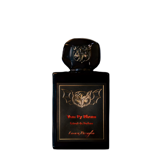 Van Py Rhum - The Scent Room  Extrait de Parfum   Top Notes: Vanilla, Tonka Heart Notes: Caramel, Patchouli, White Flowers Base Notes: Rum, Oud