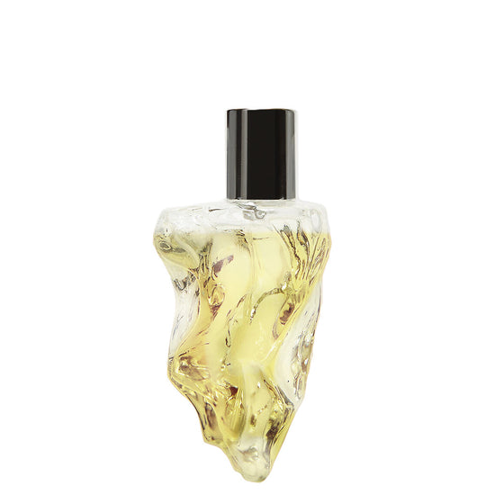 Us - The Scent Room     Top Notes: Orange, Elemi, Pink Pepper, Black Pepper, Eucalyptus, Bergamot Heart Notes: Incense, Rose, Geranium, Cardamom Base Notes: Vetiver, Cade Oil, Moss, Labdanum, Myrrh, Cypriol Oil, Agarwood, Hyrax, Sandalwood, Musk